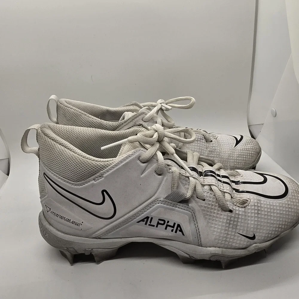 Nike 6Y White FastFlex Alpha Cleats Youth‎ Boy or Girl 6Y -CV0581-109
